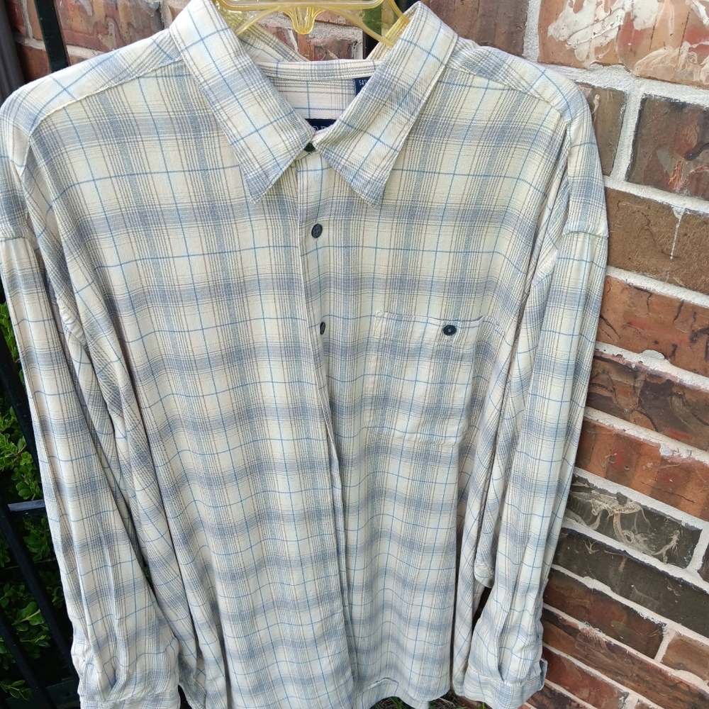 Men's IZOD button-down long sleeve